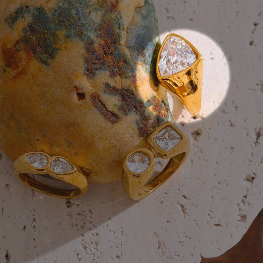 Eira Ring5