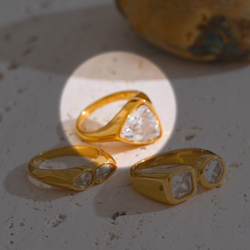 Eira Ring7